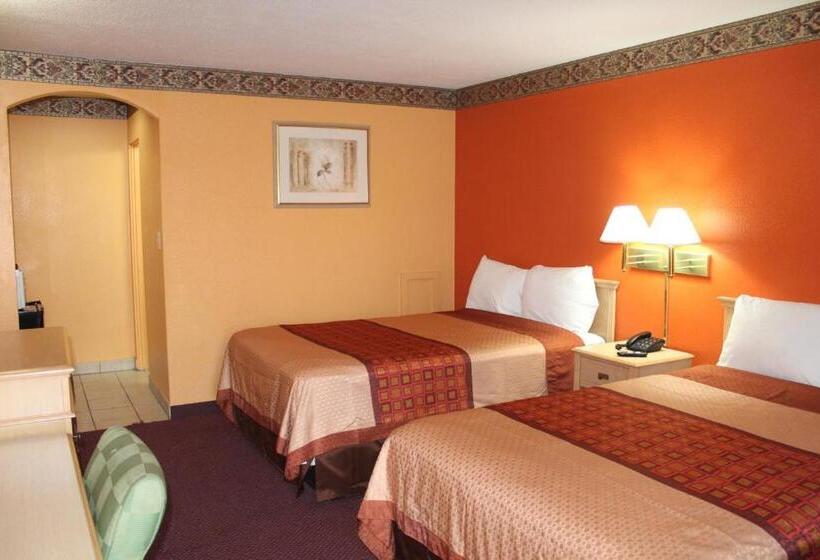 غرفه قياسيه سريرين مزدوجين, Hutchinson Inn