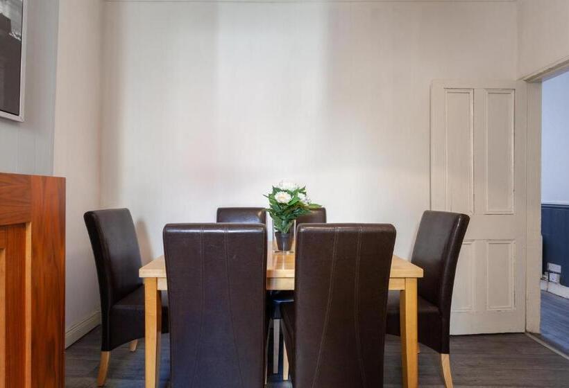 اتاق لوکس, Eurovilla