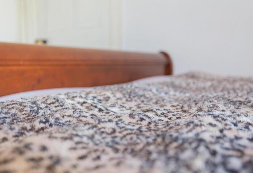 اتاق لوکس, Eurovilla