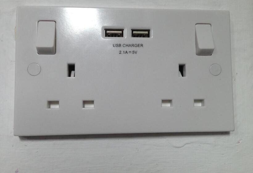 اتاق لوکس سه تخته, Eurovilla