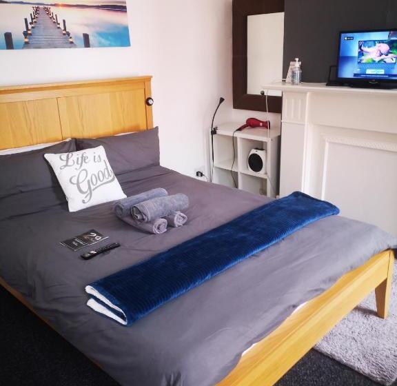 اتاق لوکس سه تخته, Eurovilla