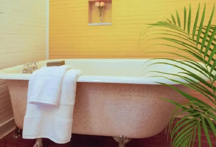 キングサイズベッドのデラックスルーム, Seaglass Inn Bed And Breakfast