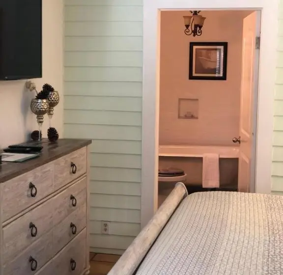 キングサイズベッドのデラックスルーム, Seaglass Inn Bed And Breakfast