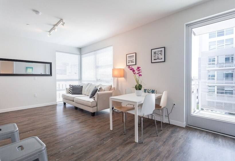 豪华两卧套房, Tripbz Avalo Suites