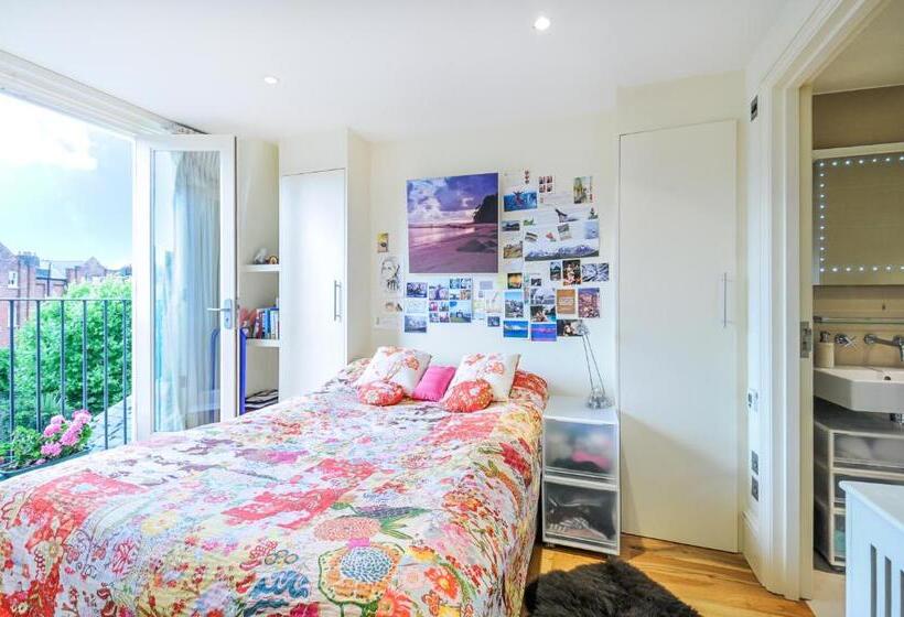 标准间带阳台, Georgiana S Guesthouse