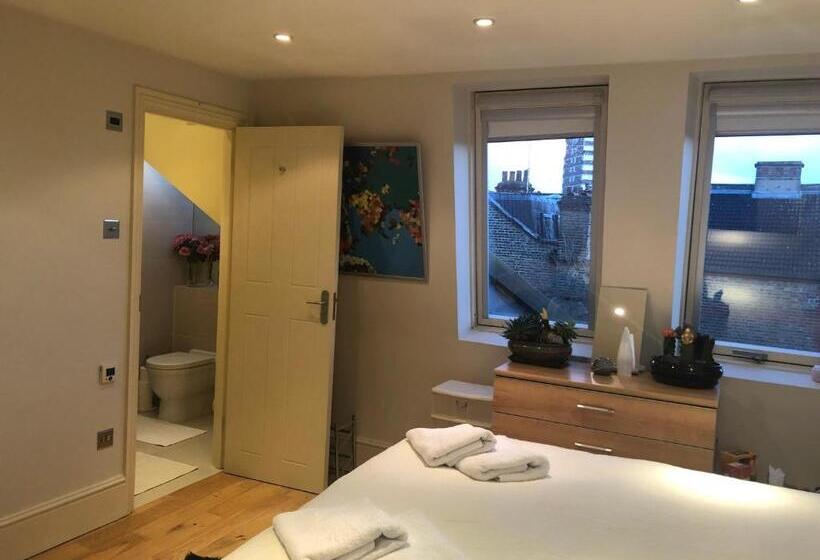 标准间带阳台, Georgiana S Guesthouse