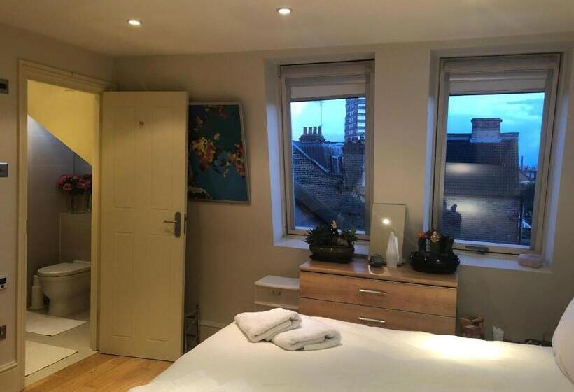 标准间带阳台, Georgiana S Guesthouse