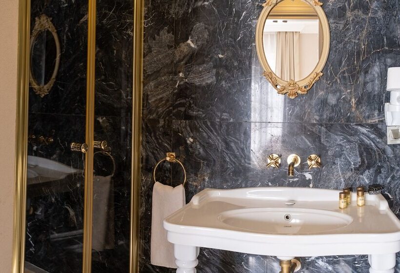 اتاق لوکس با بالکن, Elit Otel Bozcaada