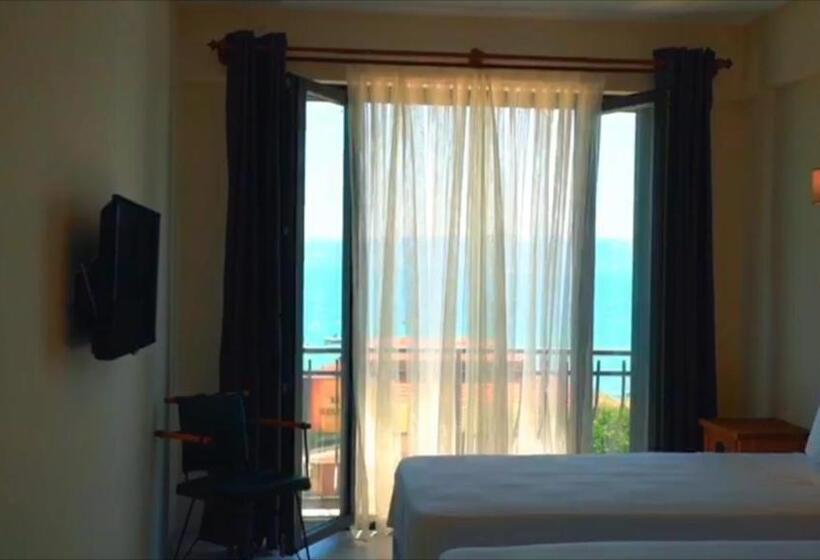 Triple Room Sea View, 8 Rooms