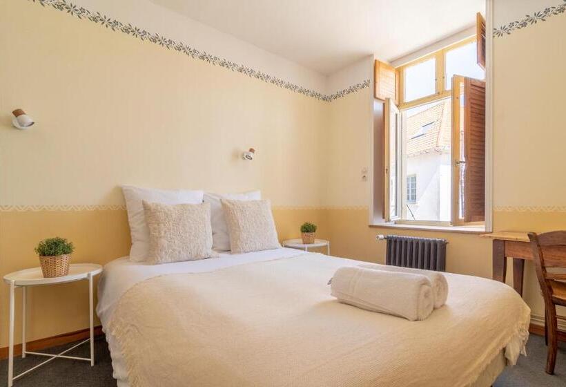 Quarto Estandar, De La Plage