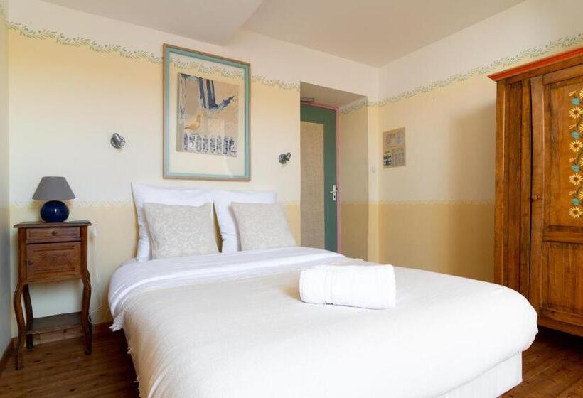 标准三人间, De La Plage