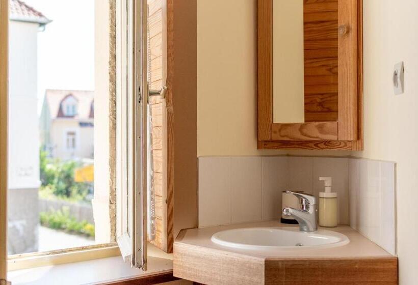 Quarto Familiar, De La Plage