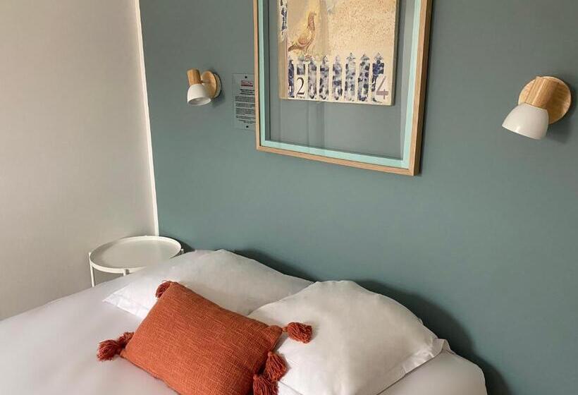 标准三人间, De La Plage