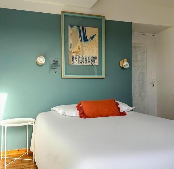 标准三人间, De La Plage