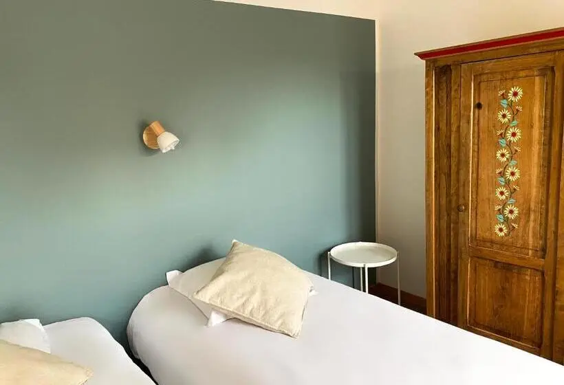 Habitació Triple Estàndard Bany Compartit, De La Plage