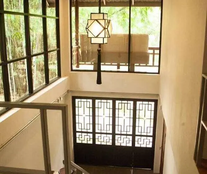 اتاق سوپریور با چشمانداز باغ, Middle Path Retreat