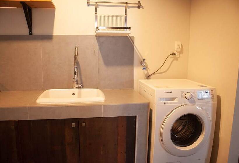 اتاق سوپریور با چشمانداز باغ, Middle Path Retreat