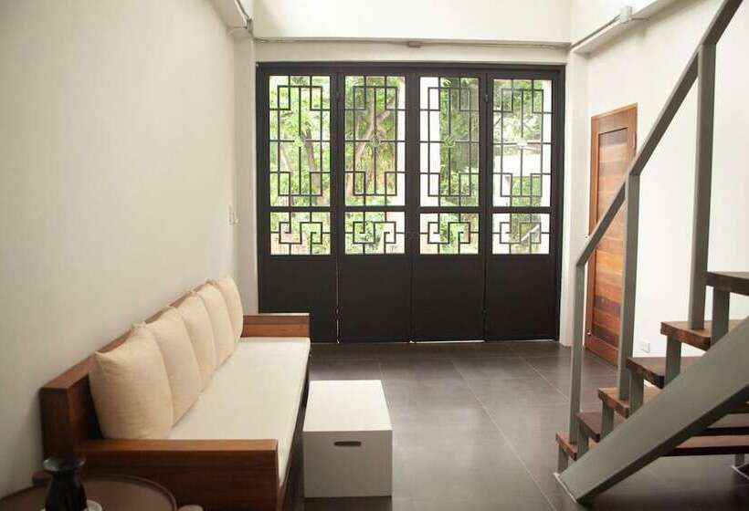 اتاق سوپریور با چشمانداز باغ, Middle Path Retreat