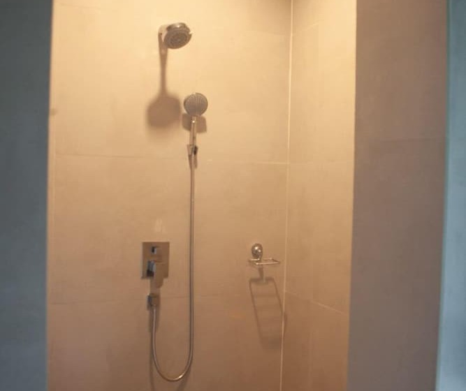 اتاق سوپریور با چشمانداز باغ, Middle Path Retreat