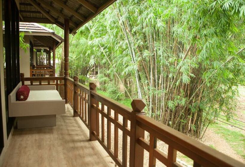 اتاق سوپریور با چشمانداز باغ, Middle Path Retreat