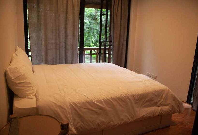 اتاق سوپریور با چشمانداز باغ, Middle Path Retreat