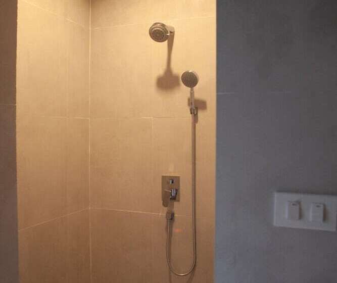 اتاق سوپریور با چشمانداز باغ, Middle Path Retreat