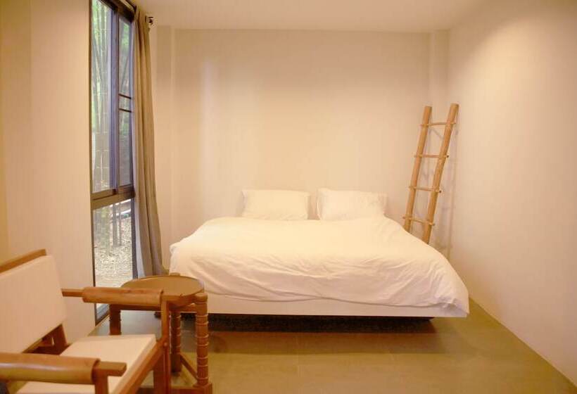 اتاق سوپریور با چشمانداز باغ, Middle Path Retreat