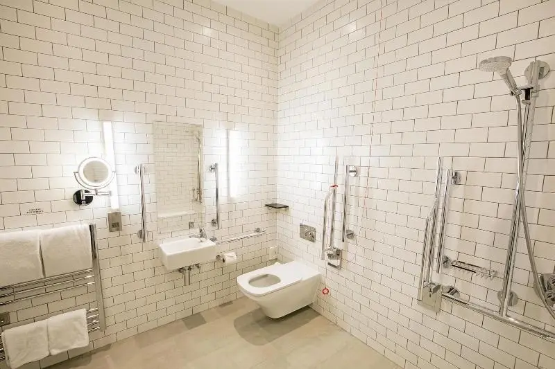 身障者適用スタンダードルーム, Sandman Signature Aberdeen Hotel & Spa