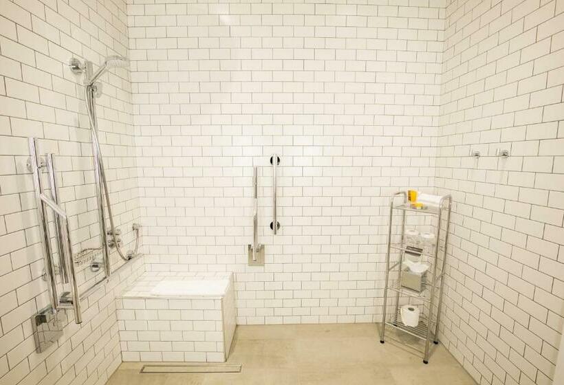 身障者適用スタンダードルーム, Sandman Signature Aberdeen Hotel & Spa