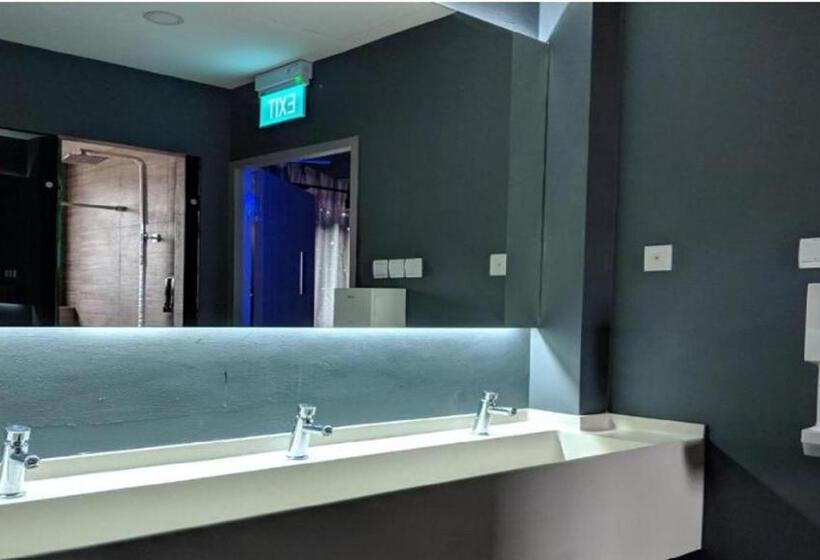 Capsule, Met A Space Pod At Arab Street