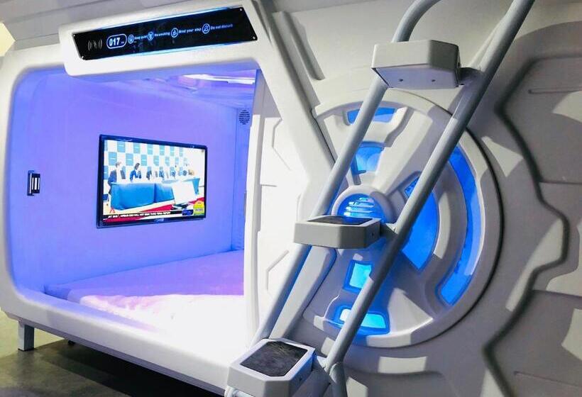 Capsule, Met A Space Pod At Arab Street