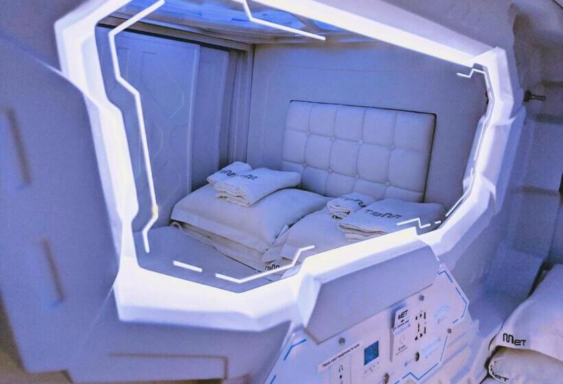 Capsule, Met A Space Pod At Arab Street