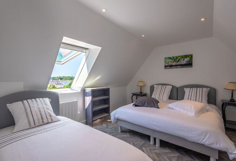 Camera Familiare, La Villa Des Fleurs D Ajoncs