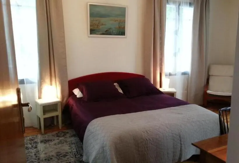اتاق استاندارد, Propriété La Claire