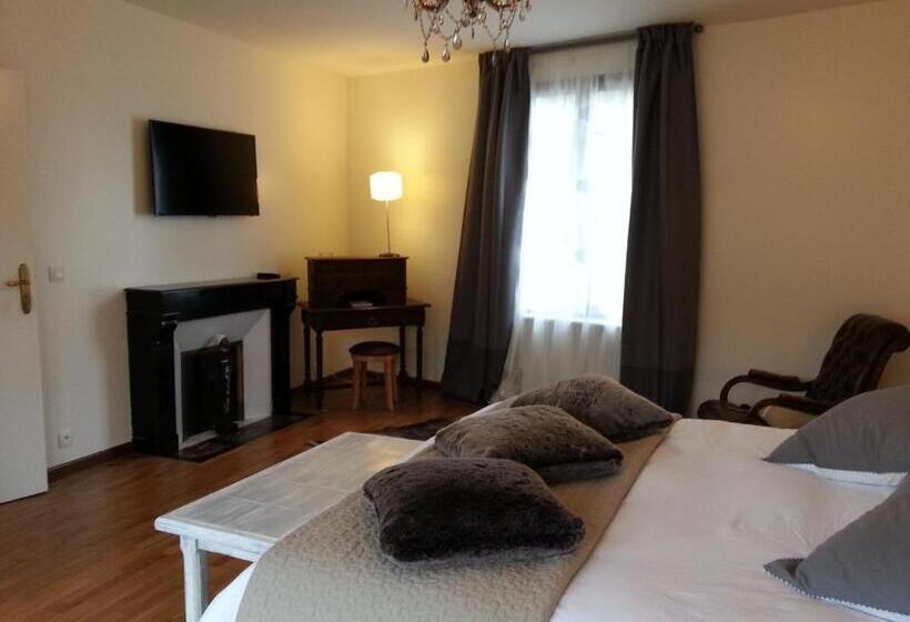 اتاق سوپریور, Propriété La Claire