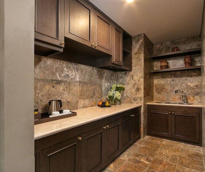 سوئیت پرزیدنت, Pistachio Hotel Sapa