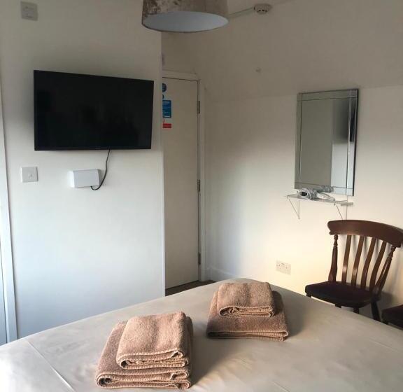 غرفة قياسية, The Haven