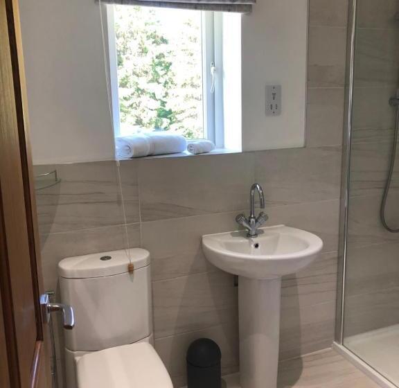 标准间, Bricket House