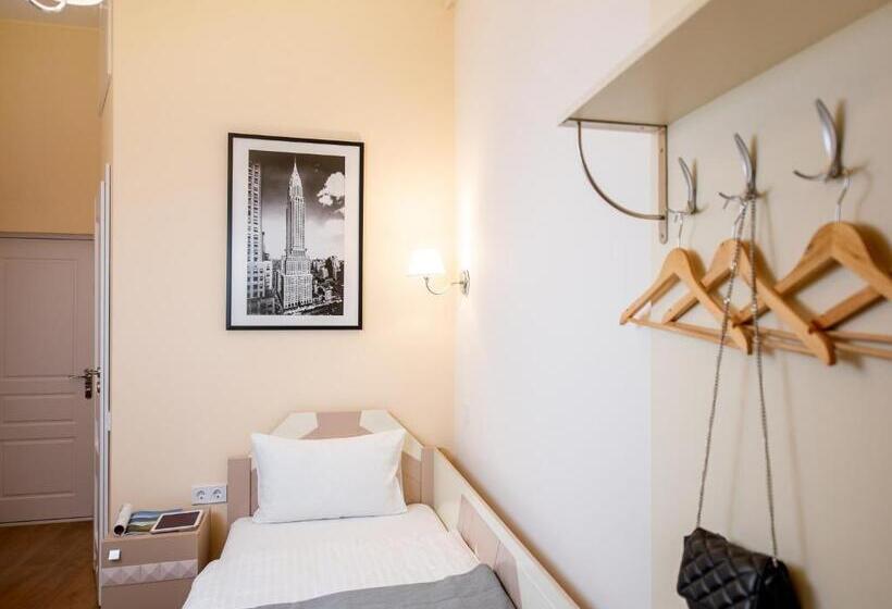 غرفة إقتصادية, Art Deco Central Rooms
