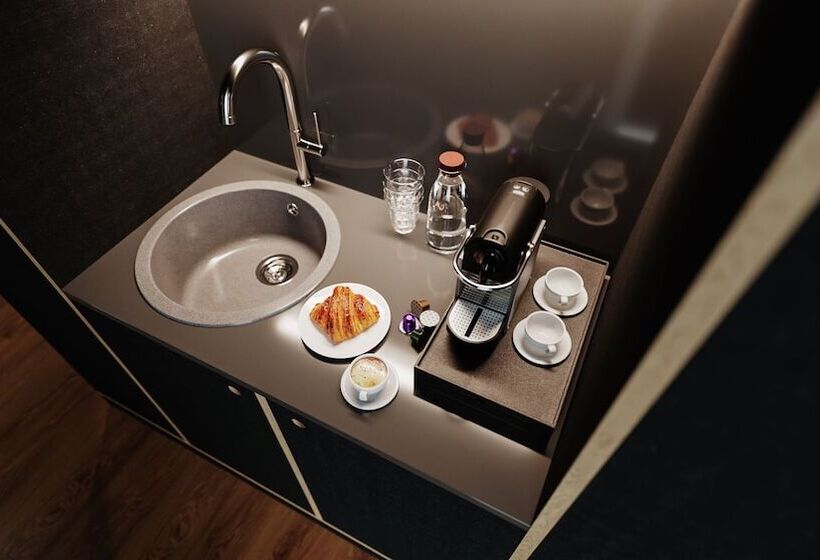 استودیوی لوکس, Boutique Hotel Josef