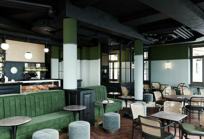 استودیوی لوکس, Boutique Hotel Josef