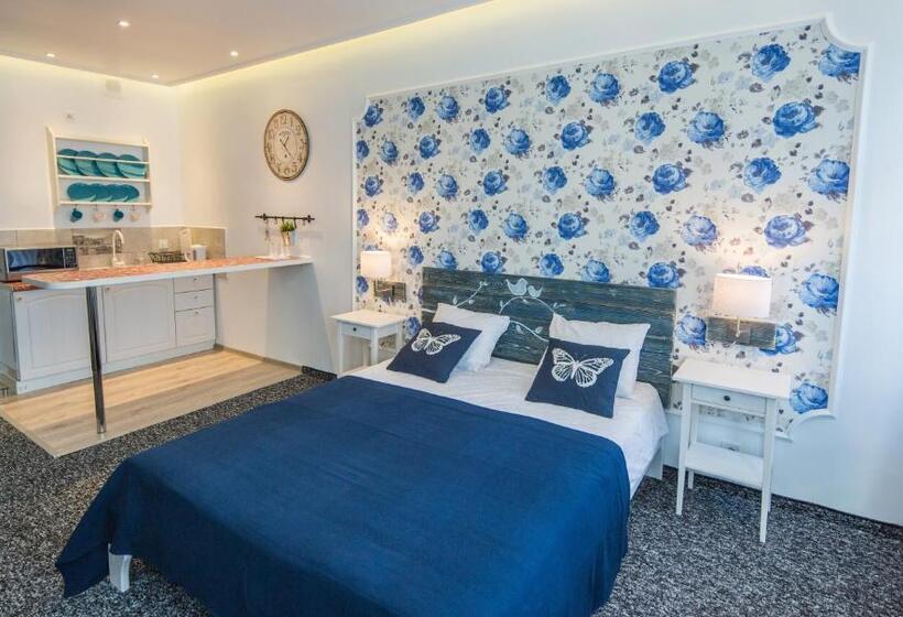 إستوديو ديلوكس, Central