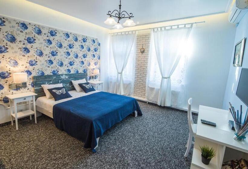 إستوديو ديلوكس, Central