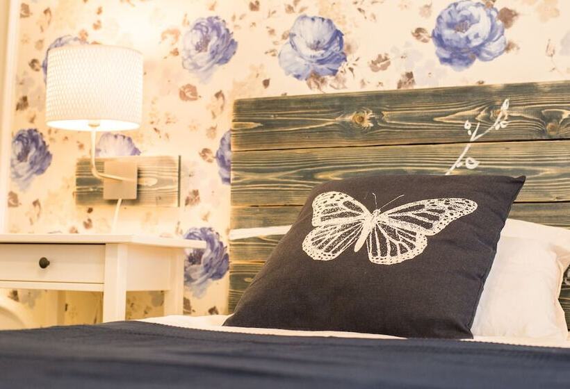 غرفة قياسية ثلاثية, Central