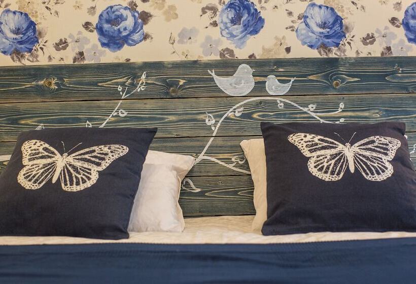 غرفة قياسية ثلاثية, Central