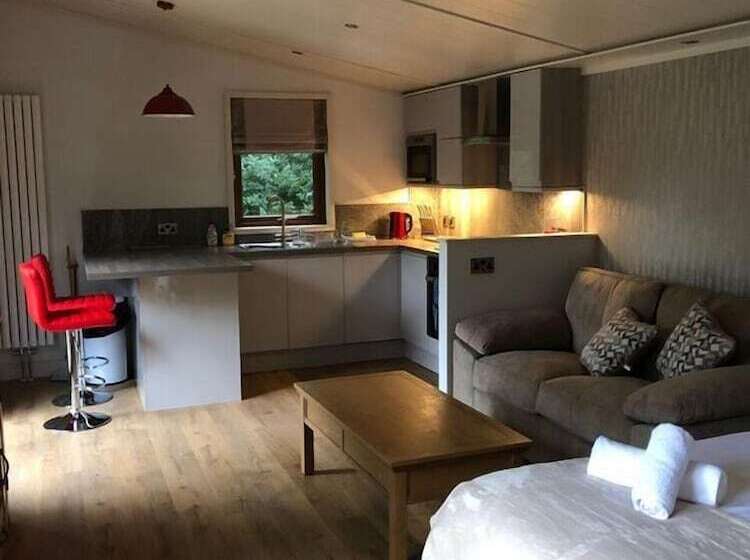 管理人员工作室, Herons Lake Retreat