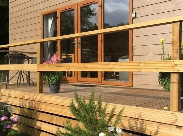 デラックススタジオ, Herons Lake Retreat