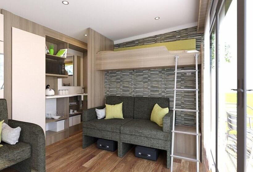 标准工作室, Herons Lake Retreat