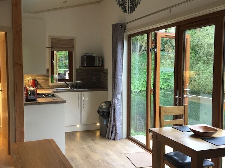 豪华工作室, Herons Lake Retreat