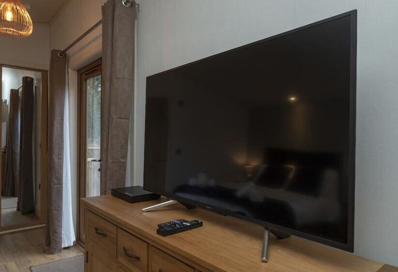 管理人员工作室, Herons Lake Retreat